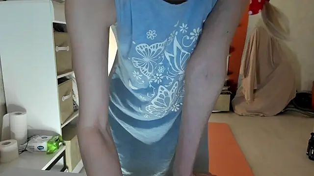 angelmommu online show from March 22, 2025, 6:11 am