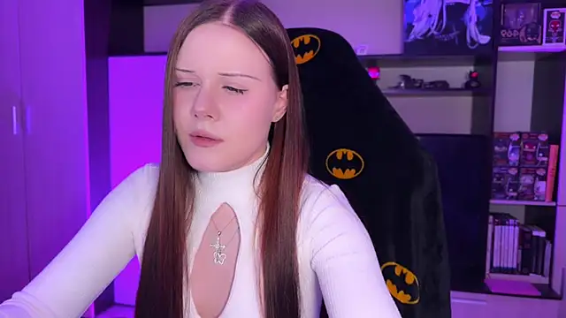 jasminevine online show from April 13, 2026, 12:05 am