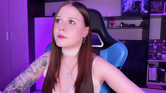 jasminevine online show from April 29, 2026, 1:53 am