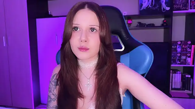 jasminevine online show from June 17, 2026, 3:13 pm