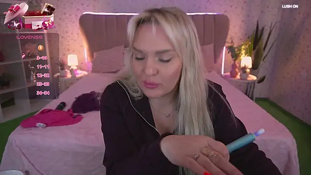 MissyMartinez online show from April 3, 2026, 2:37 pm