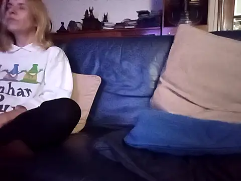 coolkasal online show from April 15, 2026, 9:04 pm