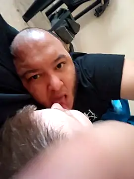 genderfluidco2 online show from November 9, 2025, 8:56 am