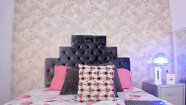 elizabeth coleman online show from October 31, 2025, 7:59 pm