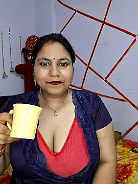 MOM-SUN-COUPLE online show from January 29, 2025, 7:32 pm