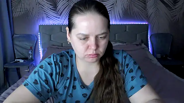 uliastar online show from February 23, 2026, 7:17 am