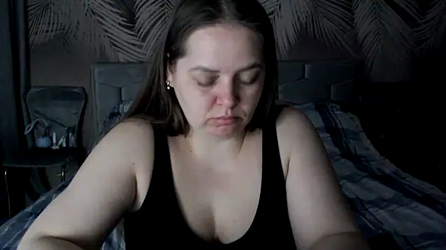 uliastar online show from April 20, 2026, 6:05 am