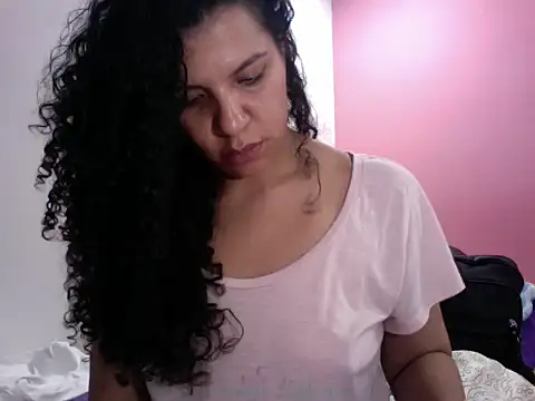 gatubelahot online show from January 15, 2025, 4:25 am