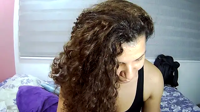 gatubelahot online show from October 18, 2025, 4:15 am