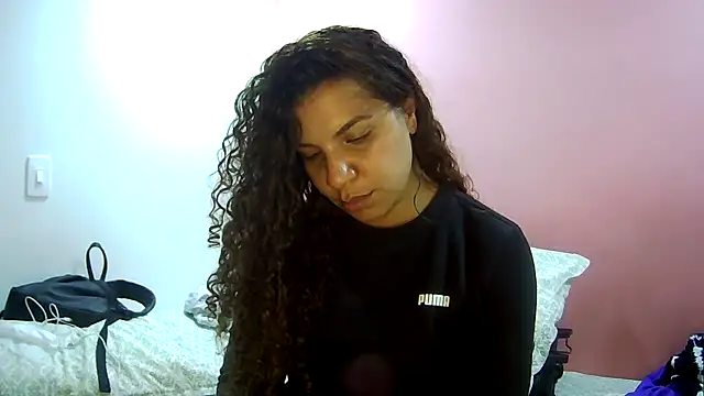 gatubelahot online show from January 16, 2026, 3:21 am