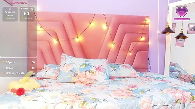 kinkylittlegirll online show from February 26, 2026, 2:43 am