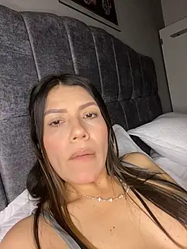 martina contreras online show from March 13, 2026, 4:08 am