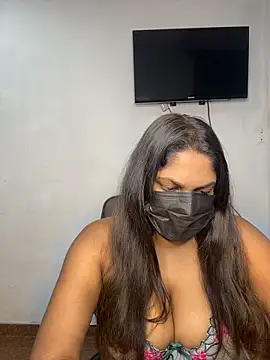 Snapshot of Black_Beauty997 chatting on November 19, 2025, 6:19 pm Black Beauty997 online show from November 19, 2025, 6:19 pm