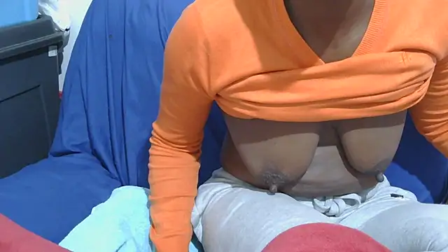 sluttylaura21 online show from November 8, 2025, 4:40 pm