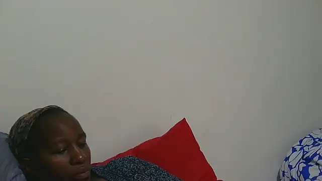 sluttylaura21 online show from December 4, 2025, 6:01 am