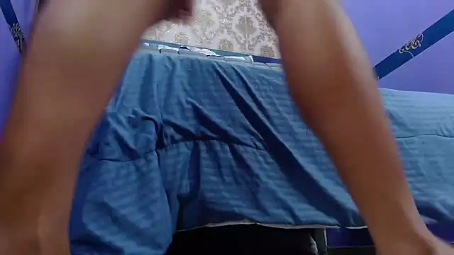 Abril Beltran  online show from December 15, 2025, 9:19 pm