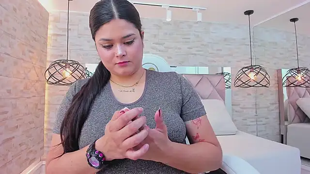 im mou  online show from January 24, 2025, 12:52 pm