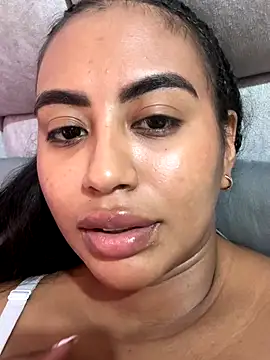 tracycum online show from November 4, 2025, 7:57 pm