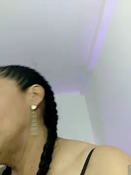 Snapshot of _Scarlett_Sweet chatting on March 7, 2025, 10:32 pm Scarlett Sweet online show from March 7, 2025, 10:32 pm