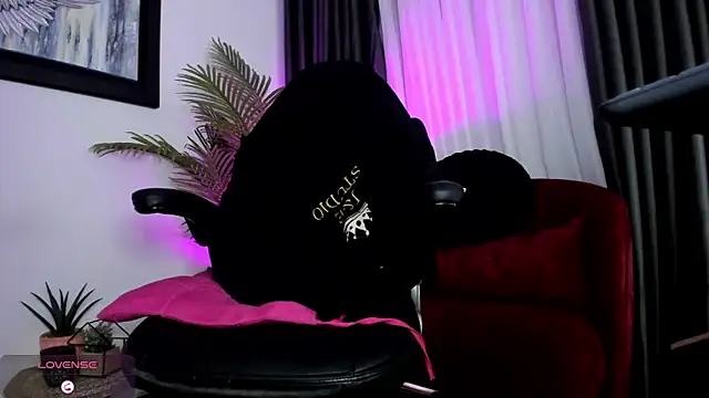 brianahill  online show from October 4, 2025, 7:23 pm