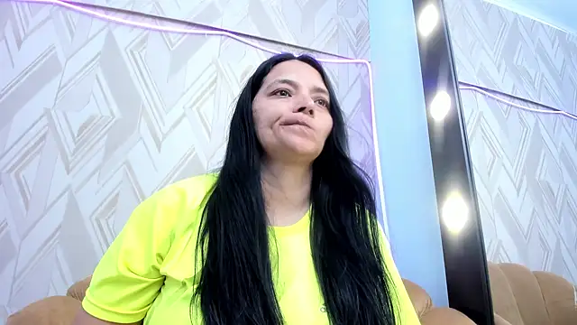 Snapshot of veronica_salas chatting on February 18, 2025, 8:58 pm veronica salas online show from February 18, 2025, 8:58 pm