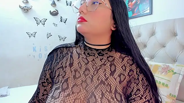 NayaWayne online show from April 17, 2026, 2:20 pm