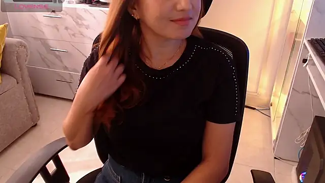 Angela smile online show from December 14, 2024, 3:04 pm