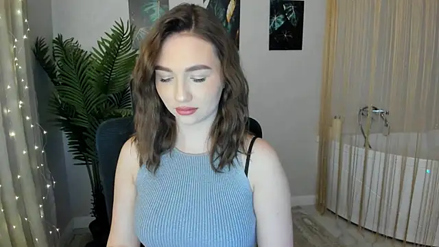 GracefulLook online show from February 8, 2025, 6:44 pm