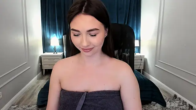 GracefulLook online show from February 15, 2025, 10:42 pm