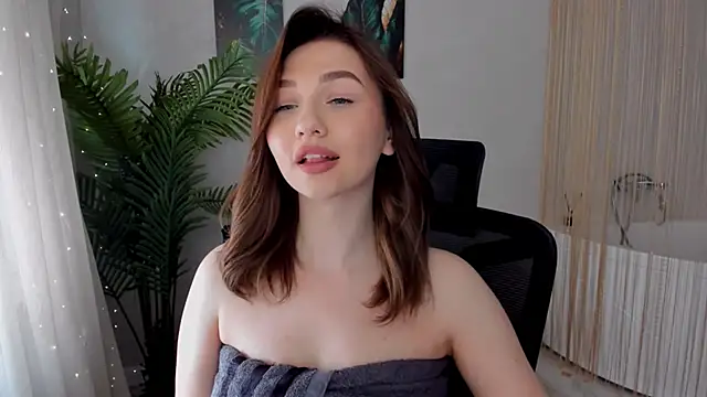 GracefulLook online show from February 28, 2025, 6:54 am