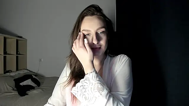 Snapshot of Ella___Bell chatting on February 11, 2025, 6:30 am Ella Bell online show from February 11, 2025, 6:30 am