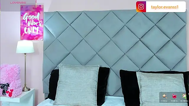 TaylorEvanss online show from September 29, 2025, 7:40 pm