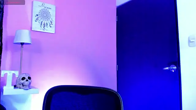 TaylorEvanss online show from October 18, 2025, 7:36 pm