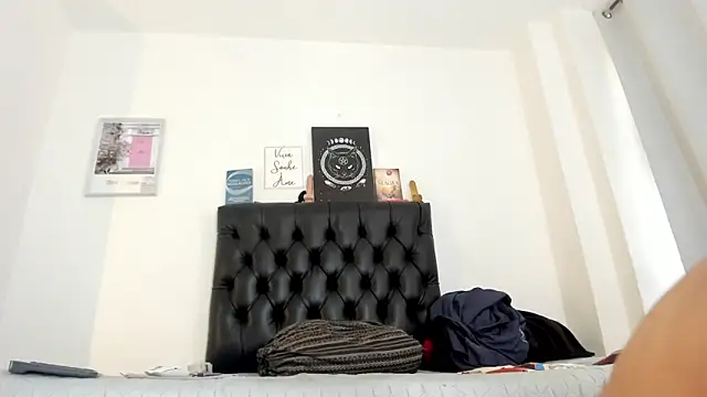 JohanyLatino online show from March 11, 2025, 6:52 pm