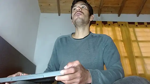 JohanyLatino online show from June 21, 2026, 11:07 pm