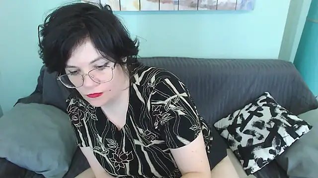 EverlyRays online show from March 7, 2025, 6:54 pm