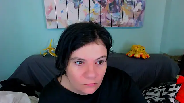 EverlyRays online show from April 21, 2026, 4:23 pm