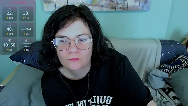 EverlyRays online show from July 7, 2026, 8:24 pm