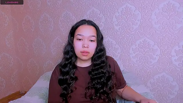 Snapshot of Kris_top_Lee chatting on April 8, 2026, 6:02 am Kris top Lee online show from April 8, 2026, 6:02 am