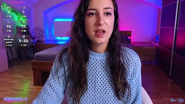 melinastyles online show from December 1, 2024, 8:20 pm