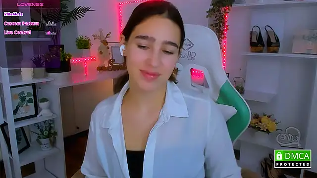  Eliizabeth  online show from December 19, 2025, 10:17 pm