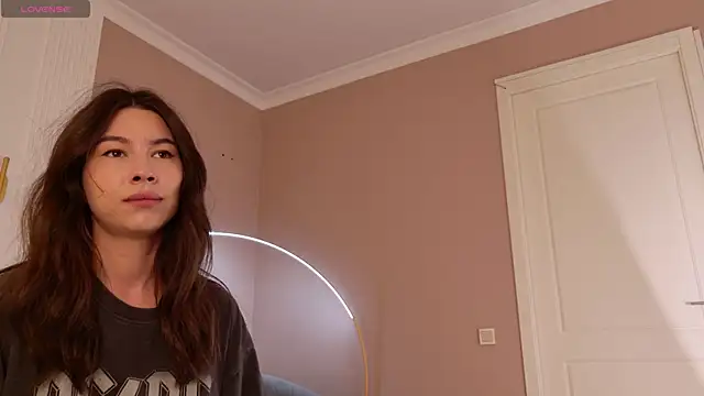 Marie Diaze online show from May 3, 2026, 5:02 am