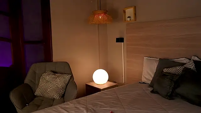 lua ferch   online show from November 19, 2025, 1:11 pm