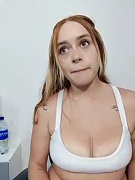 Natalia Suarez online show from March 13, 2026, 3:02 am