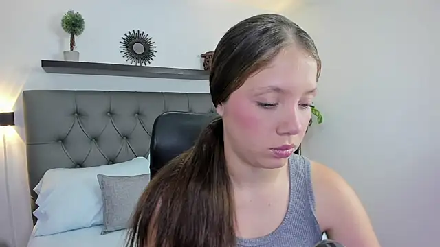 nataly rodri online show from September 24, 2025, 6:33 pm