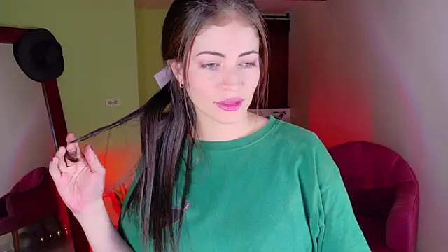 Emma  Blanco online show from December 17, 2025, 8:04 pm