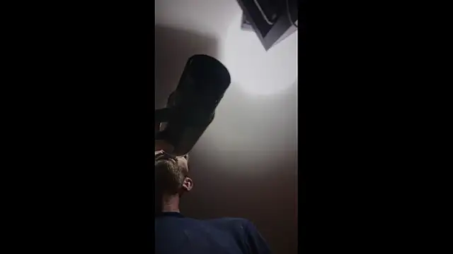 Snapshot of leanjamesdean chatting on December 22, 2025, 4:20 am leanjamesdean online show from December 22, 2025, 4:20 am