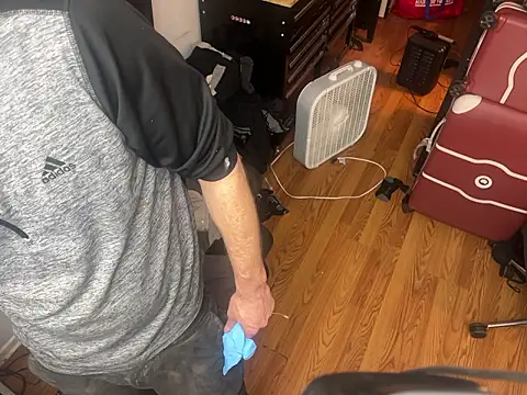 Snapshot of leanjamesdean chatting on March 8, 2026, 3:54 am leanjamesdean online show from March 8, 2026, 3:54 am