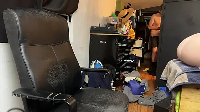 leanjamesdean online show from April 17, 2026, 11:57 am