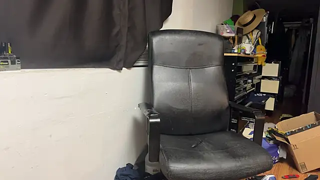 leanjamesdean online show from April 19, 2026, 4:34 am